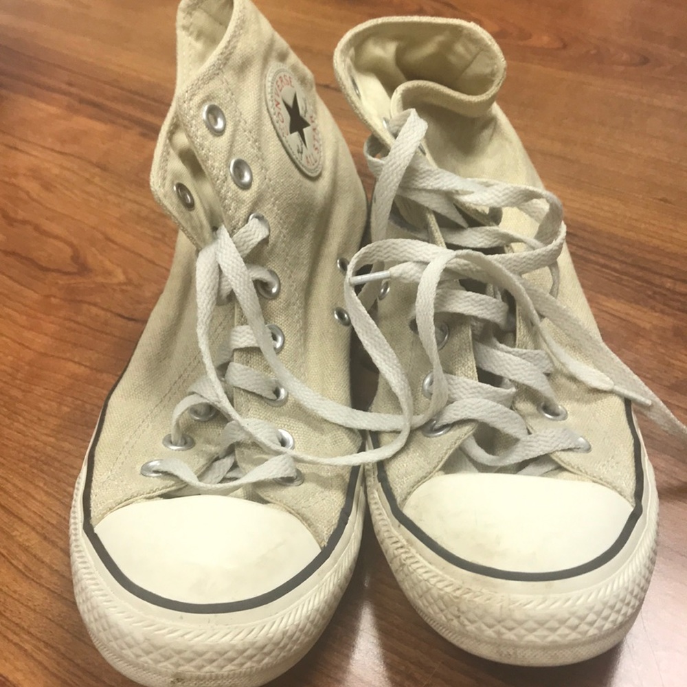 Cream color Converse High Top M8/W10 slightly worn